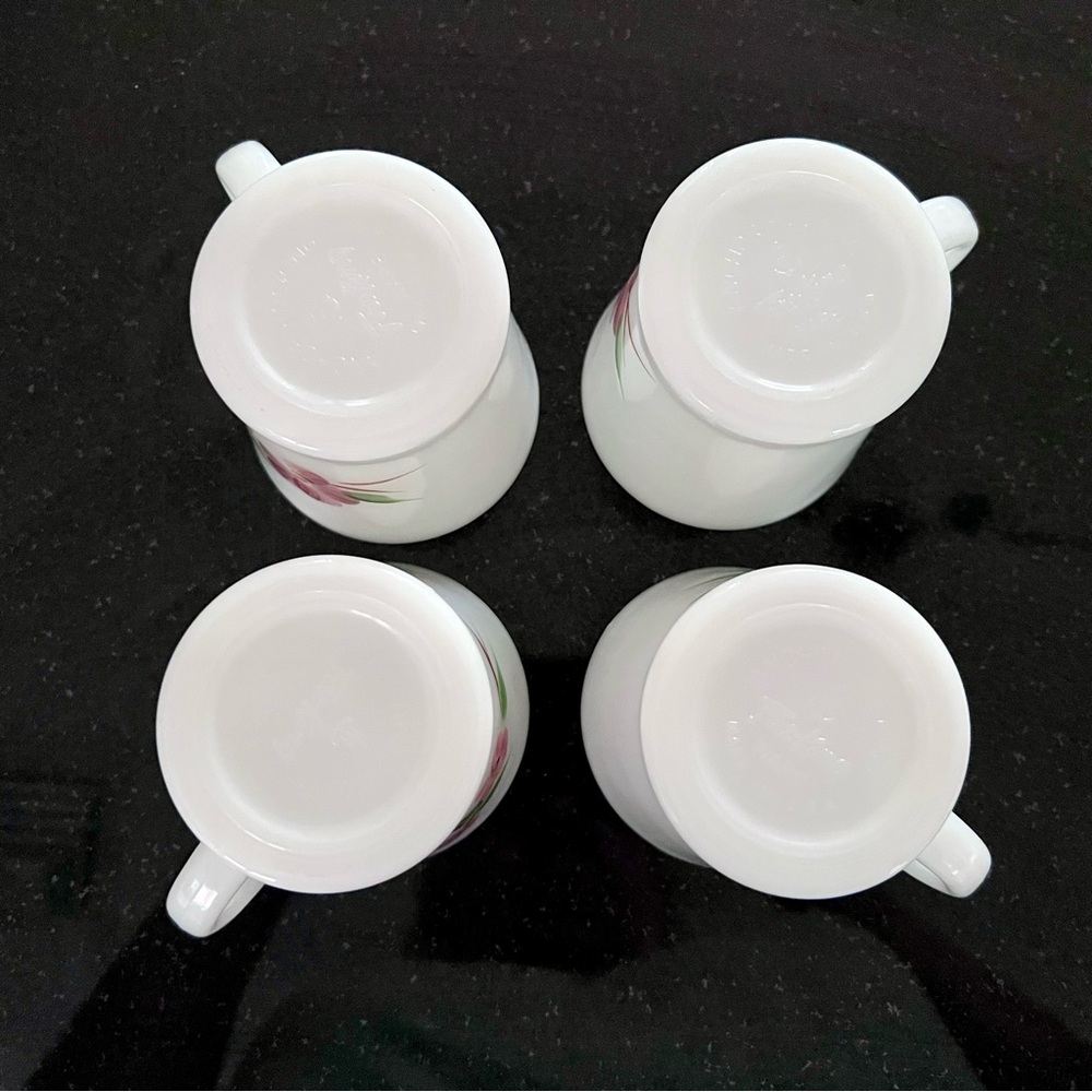 Vintage Fire King Hand Painted Peach Blossom Mugs (Set of 4) Excellent Condition - Picture 3 of 16